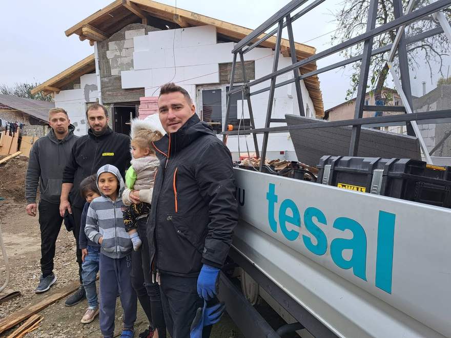 Livrarea ferestrelor Tesal la casa familiei Manea
